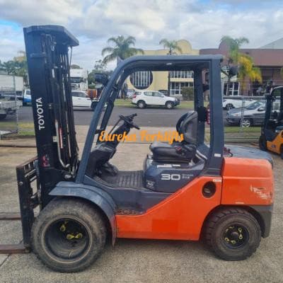 Toyota 2.5 Ton Container Mast LPG With Side Shift