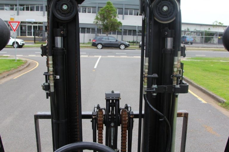 forklift clear view mast lowered 768x512